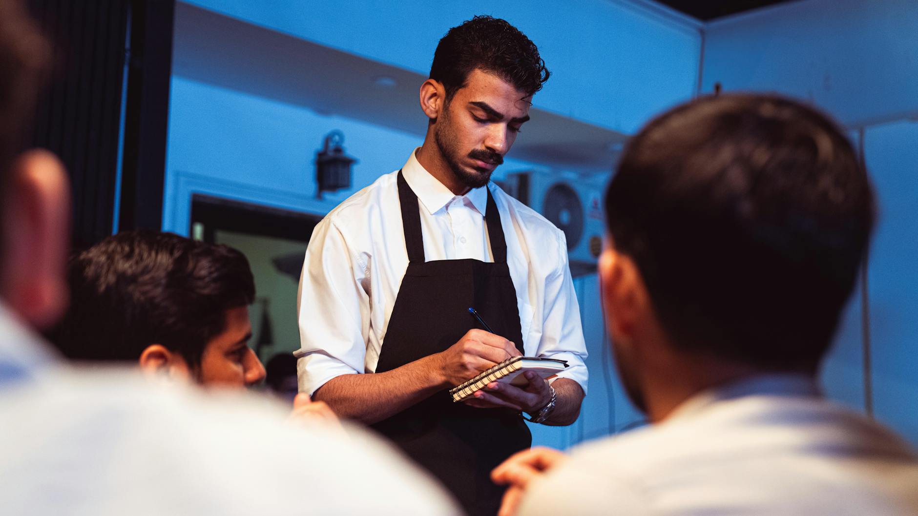 Cálculo de horas extras en hostelería: guía práctica