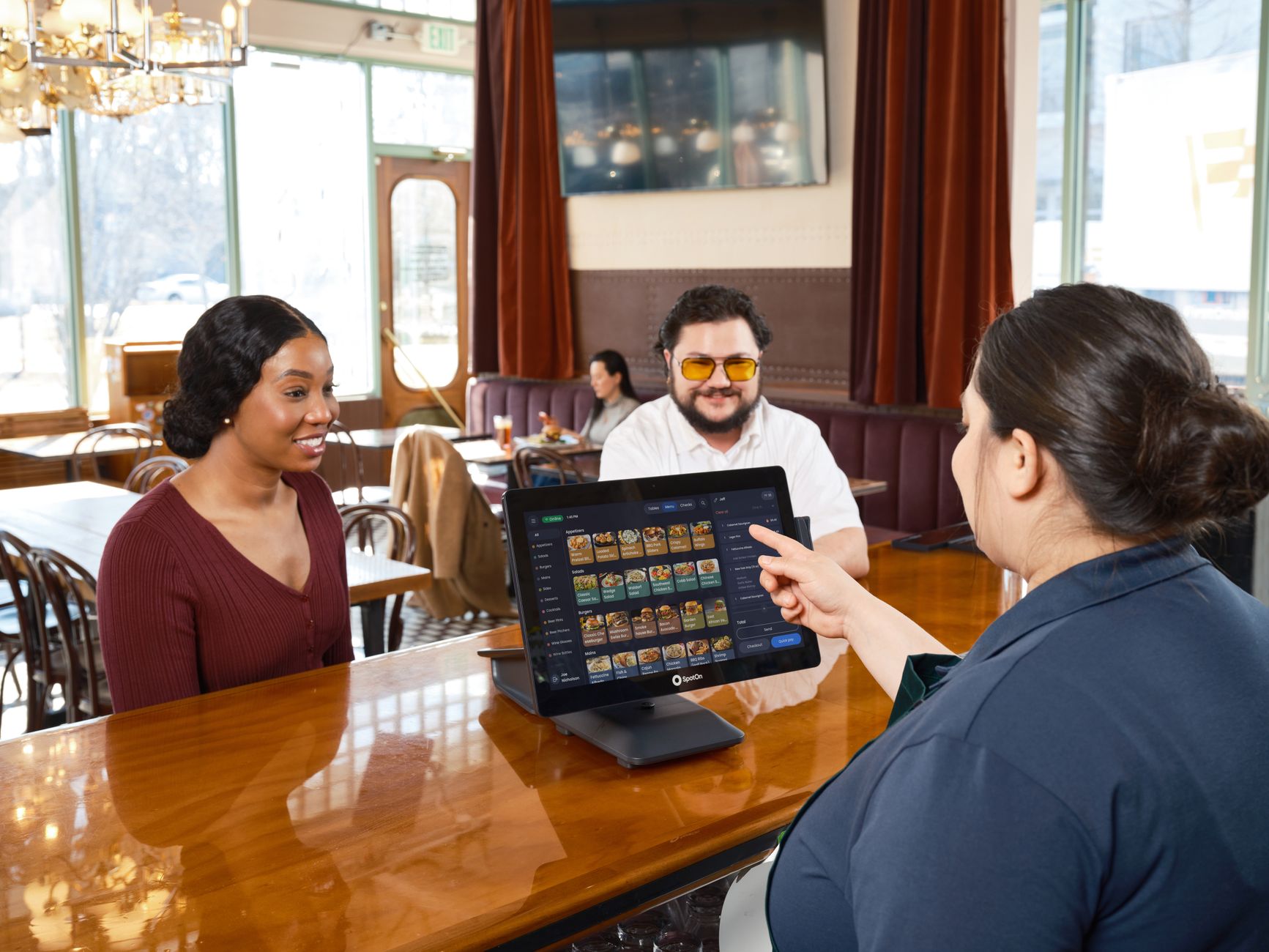 Digitalización en restaurantes España: roadmap por ROI