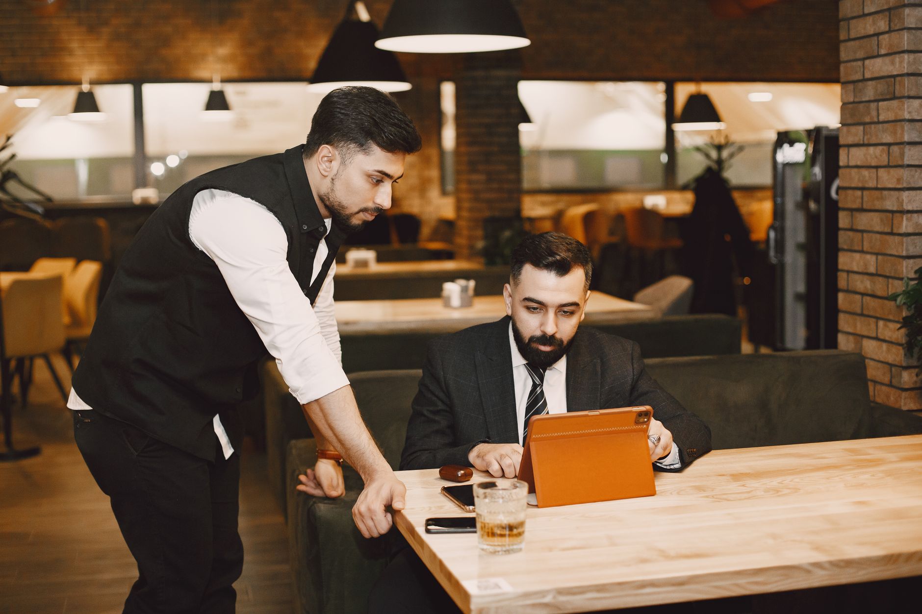 Digitalización en restaurantes pequeños en España: guía práctica